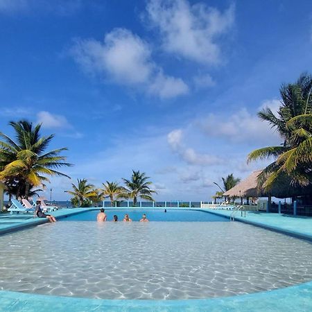 Royal Caribbean Resort Сан-Педро Экстерьер фото